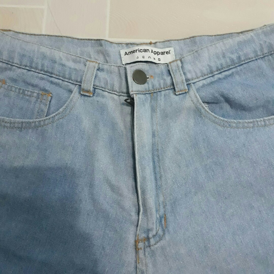 American apparel denim shorts (Category: Shorts) located in Cavite. Submitted by raspberrygurl (Listing ID 170904036, Image 2). Description: Size 28.