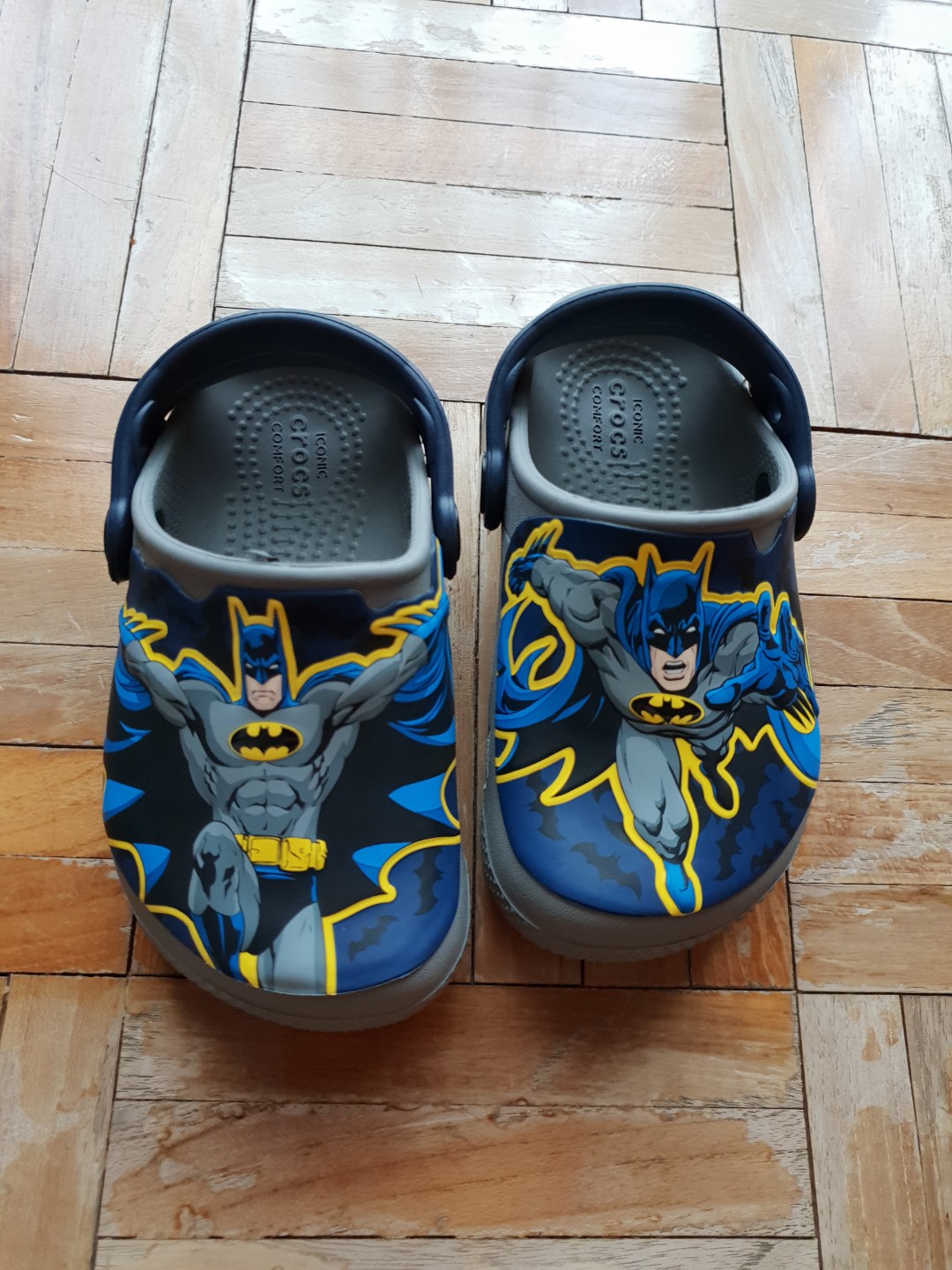 batman crocs