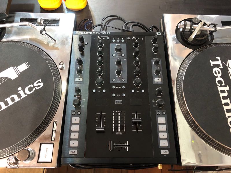 DJ Turntable and Mixer For Sale, Hobbies & Toys, Music & Media, Musical