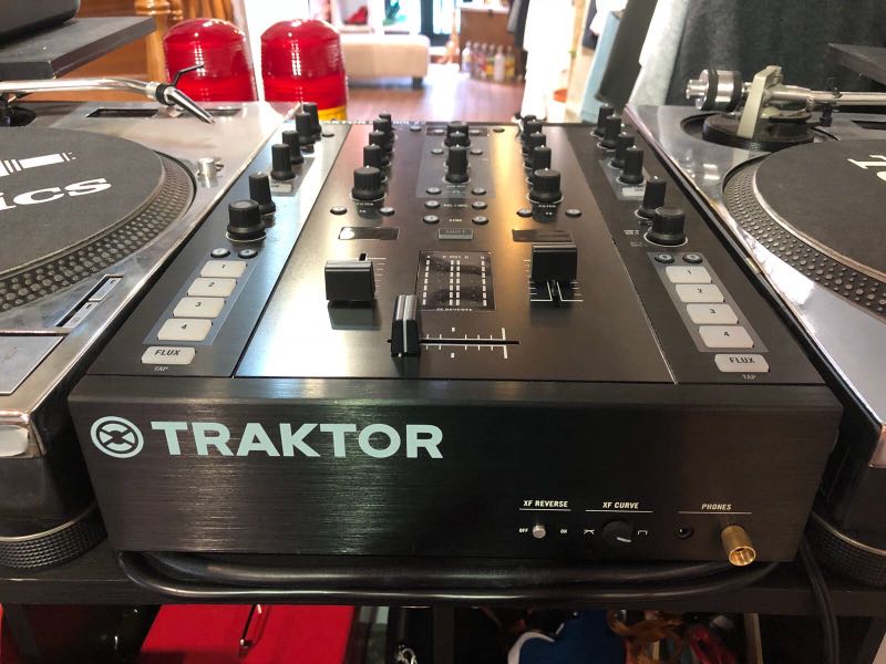 DJ Turntable and Mixer For Sale, Hobbies & Toys, Music & Media, Musical