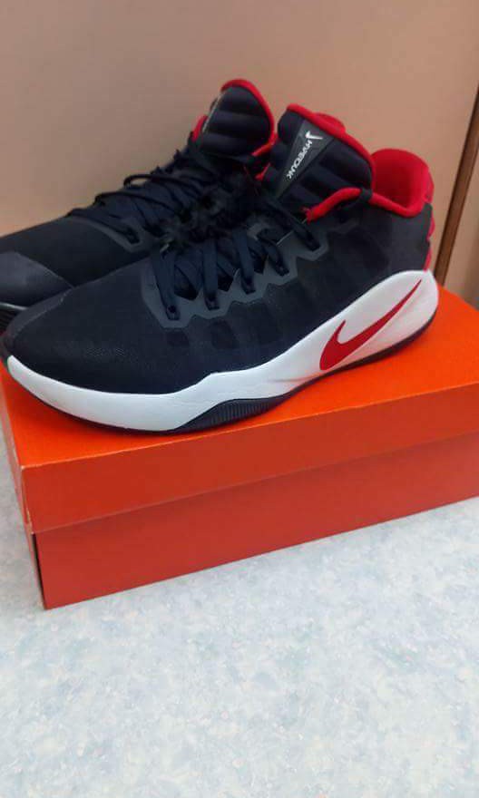 Nike Basketball shoes, 男裝, 鞋, 波鞋 Carousell