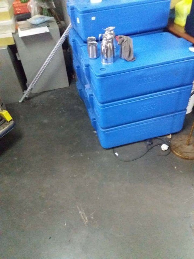 Secondhand Peralatan Dapur Di Carou Tunjuk Banyak Lagi Peralatan Dapur Photo