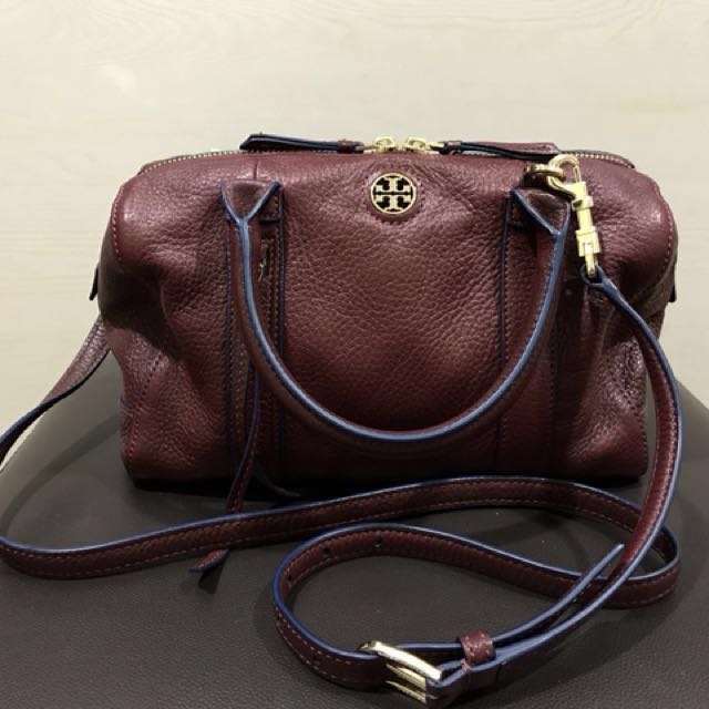 Tory Burch Brody Sling Bag, Luxury, Bags & Wallets on Carousell