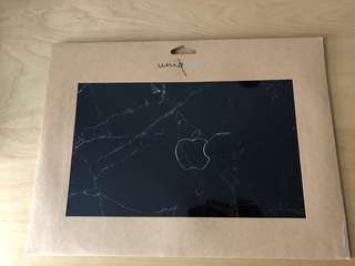MacBook Pro 13’ Black Marble Skin (Uniqfind)