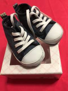 Lovely lace shoe