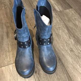 Boots size 7 in Blue
