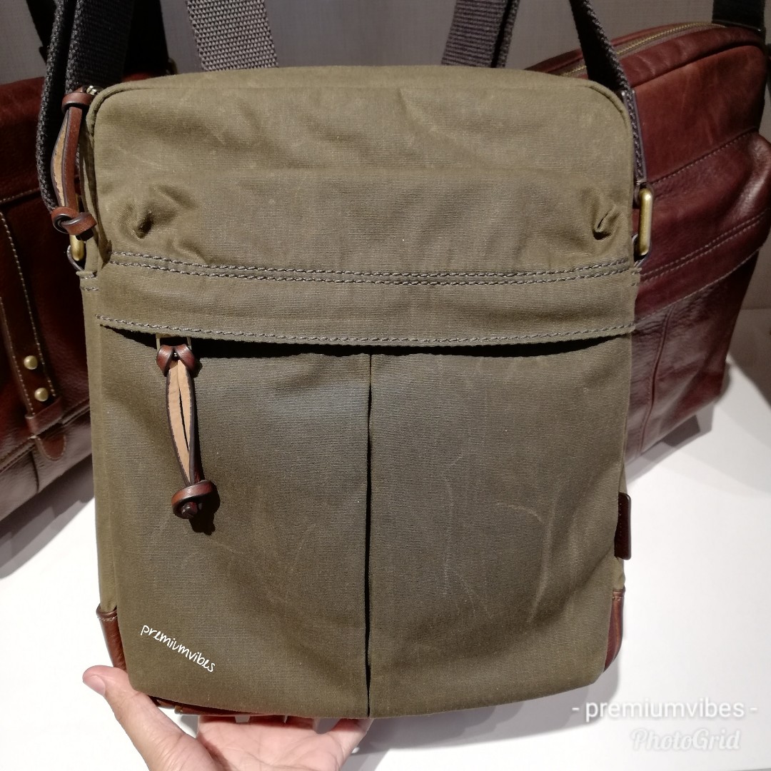 Fossil defender on sale ns city bag