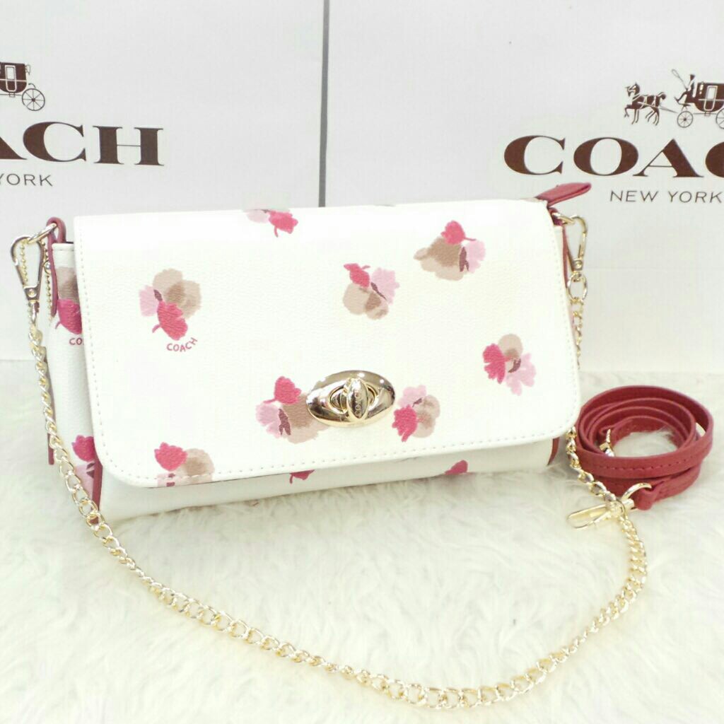 Coach latest design hotsell sling bag