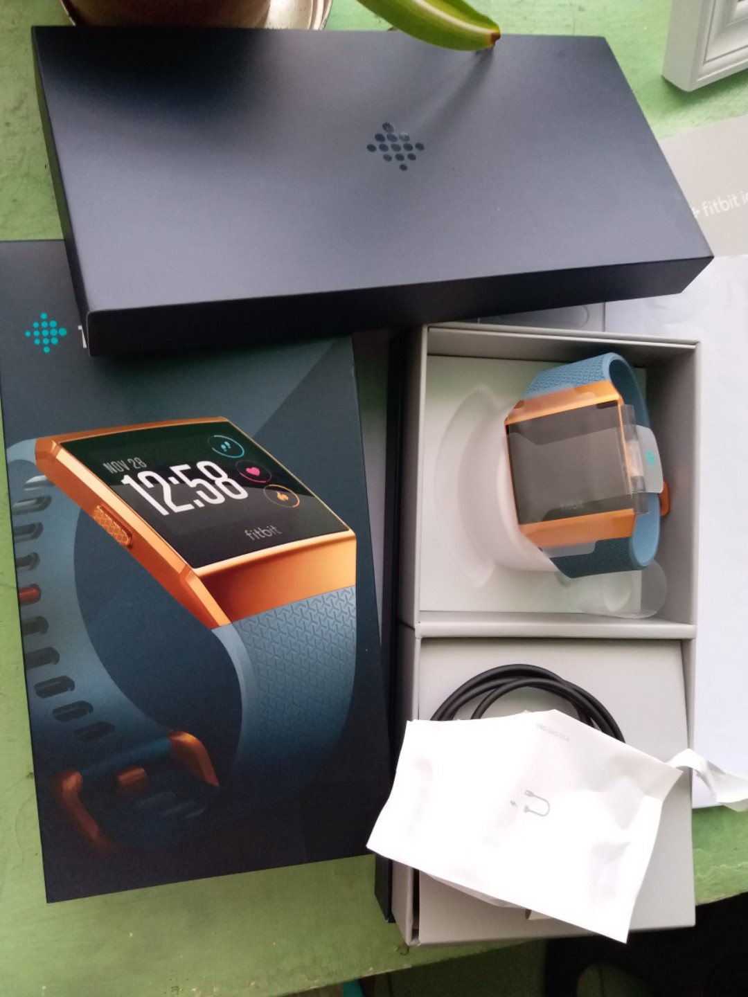 Fitbit Ionic Smart Fitness Swatch Sports Equipment Other Sports   Fitbit Ionic 1527059143 5864d307 