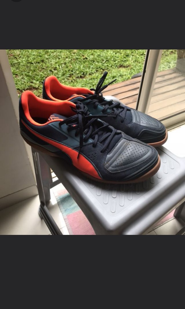 PUMA FUTSAL INVICTO SALA NAVY UK. 43 Fesyen Pria Sepatu di Carousell