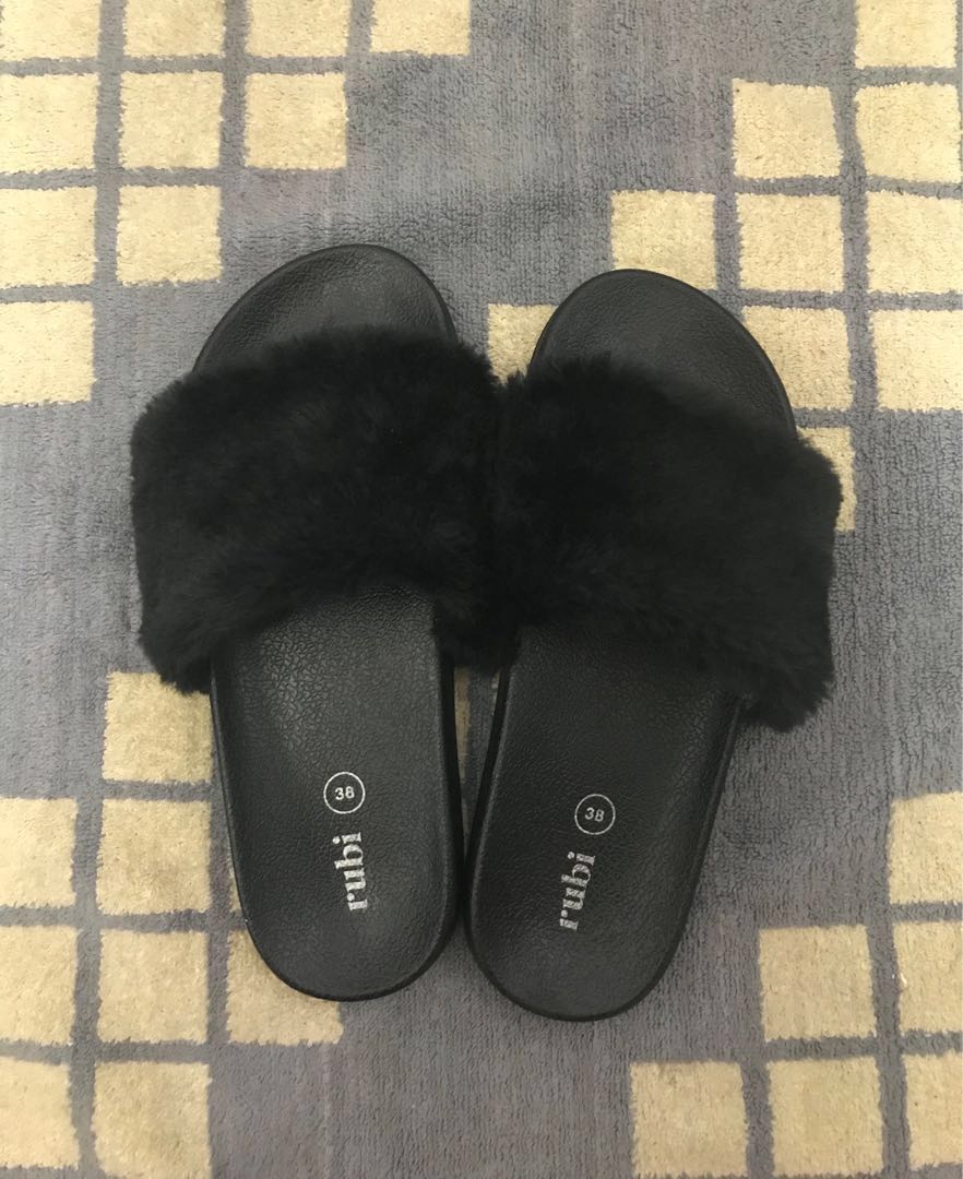Sandal online bulu rubi