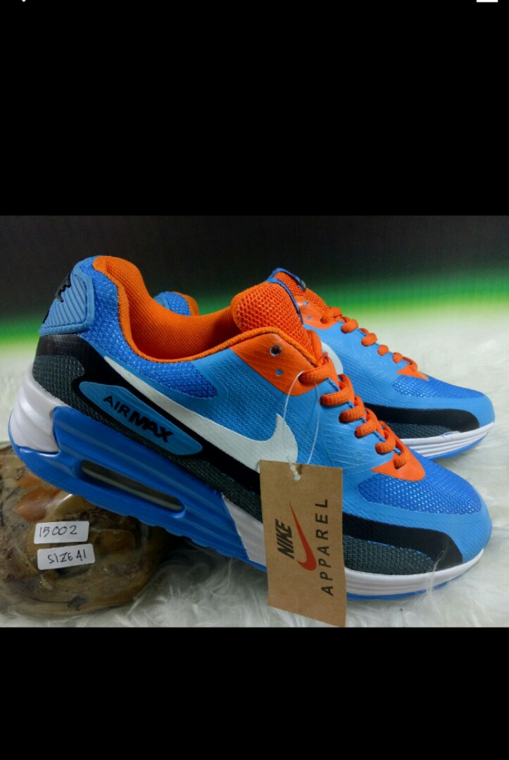 Sepatu hotsell nike apparel