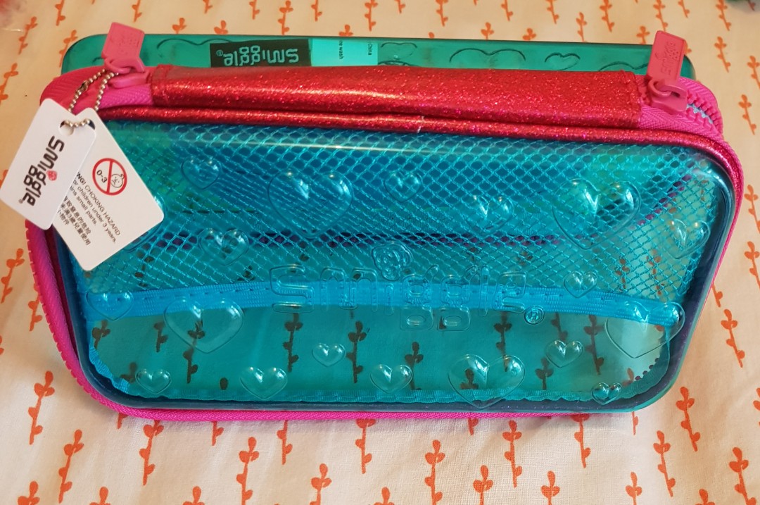 SMIGGLE I Spy Hardtop PencilCase Set, Hobbies & Toys, Stationary