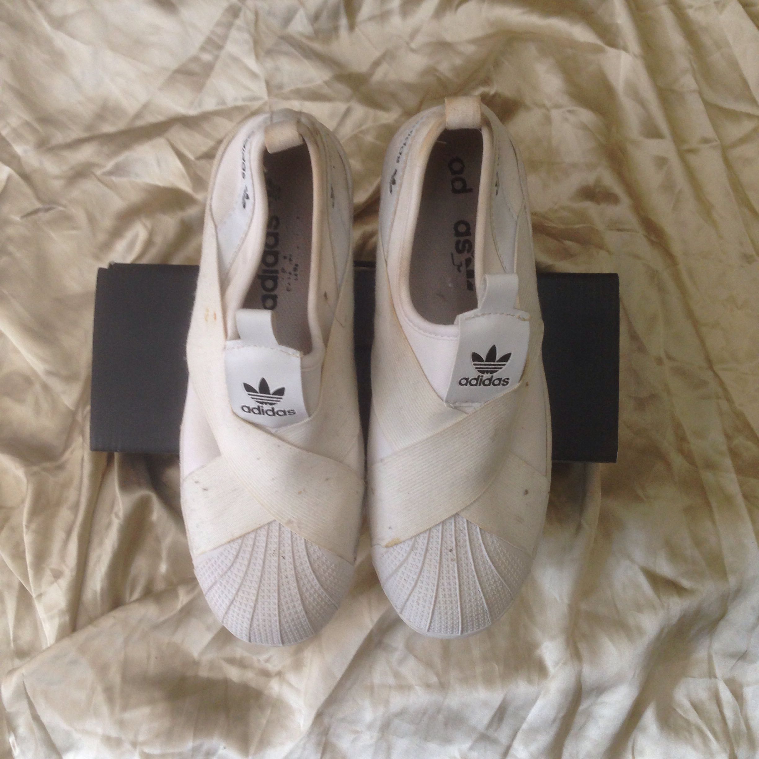 ADIDAS SLIP ON Preloved Fesyen Wanita Sepatu di Carousell adidas slip on bc88d6d0