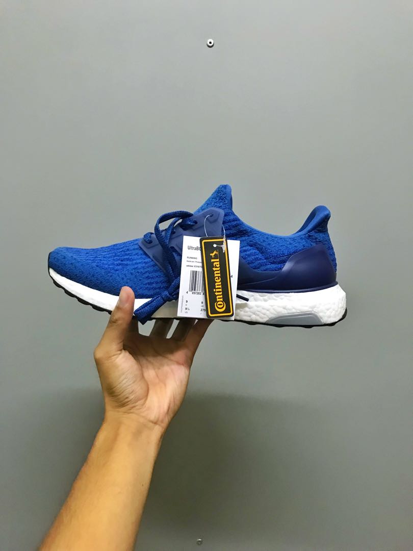 Ultra boost royal hotsell blue on feet