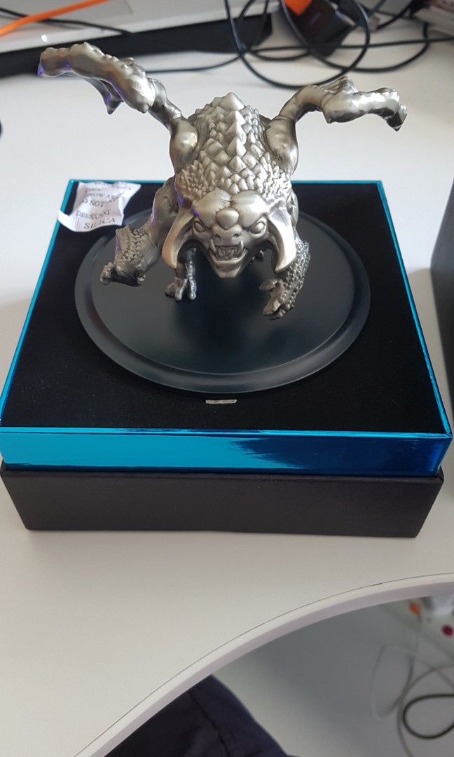 Collectors 2017 Baby Roshan Statue, Hobbies & Toys, Toys & Games on