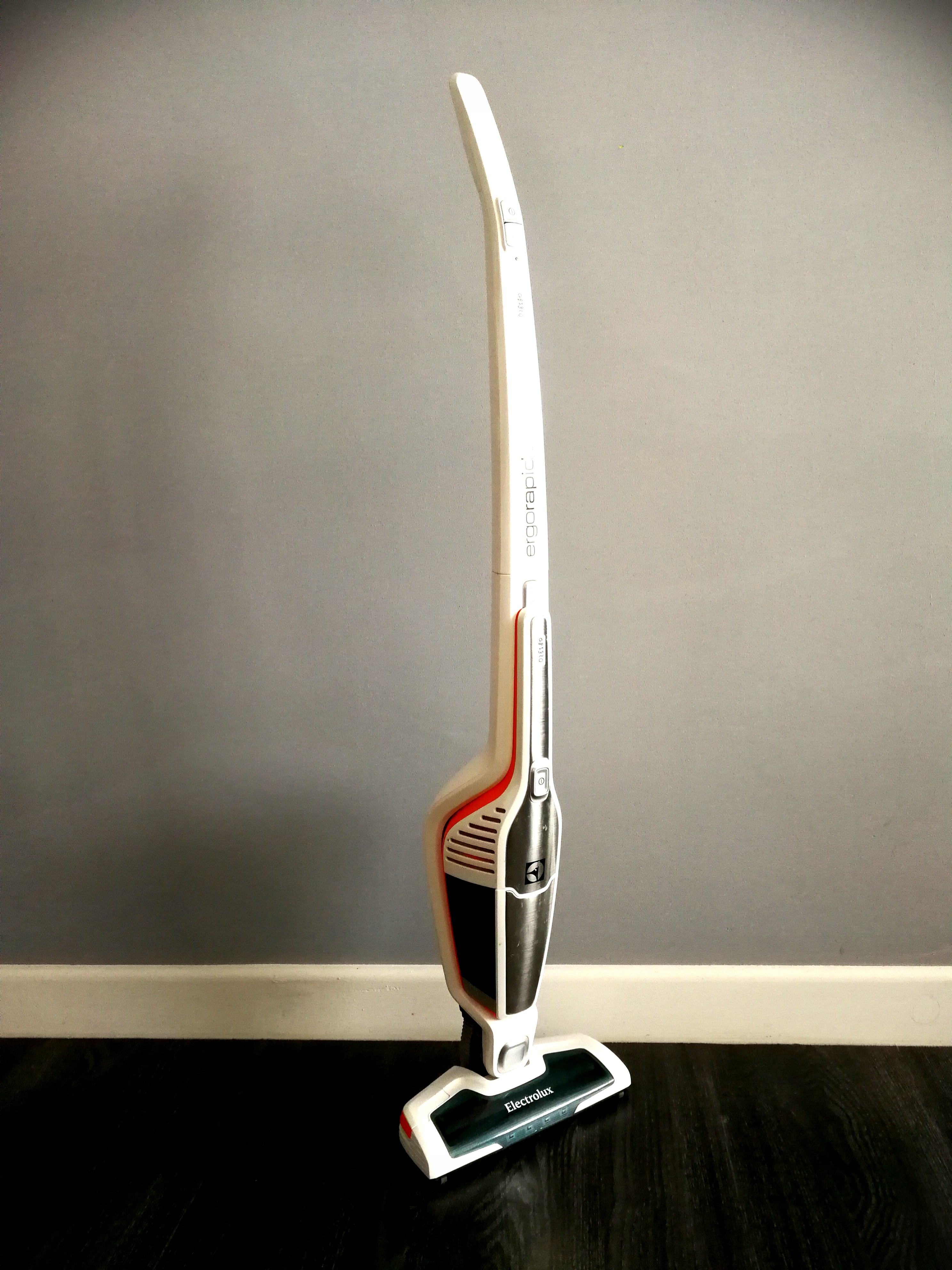 (Reserved) Electrolux Handheld Vacuum, TV & Home Appliances, Vacuum