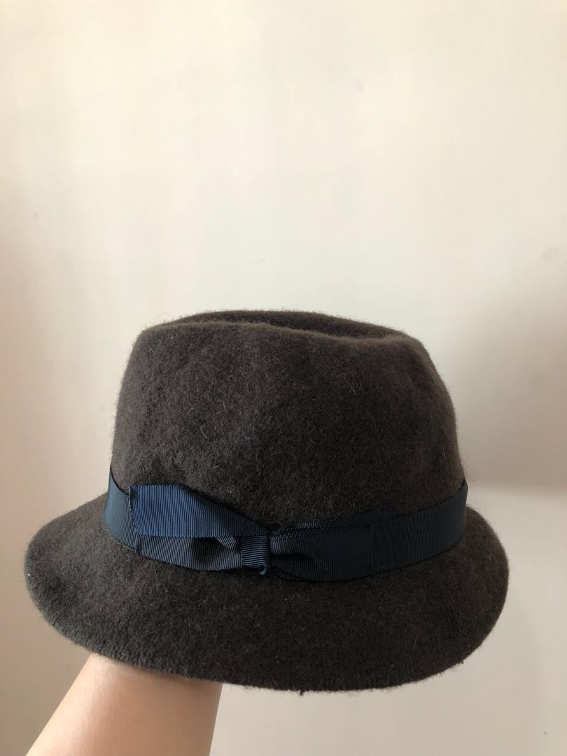 Initial hat （分類：帽）位於 Hong Kong。 由 carhhh 提交（商品編號 171172471，圖片 2）。簡介： 99%新 。