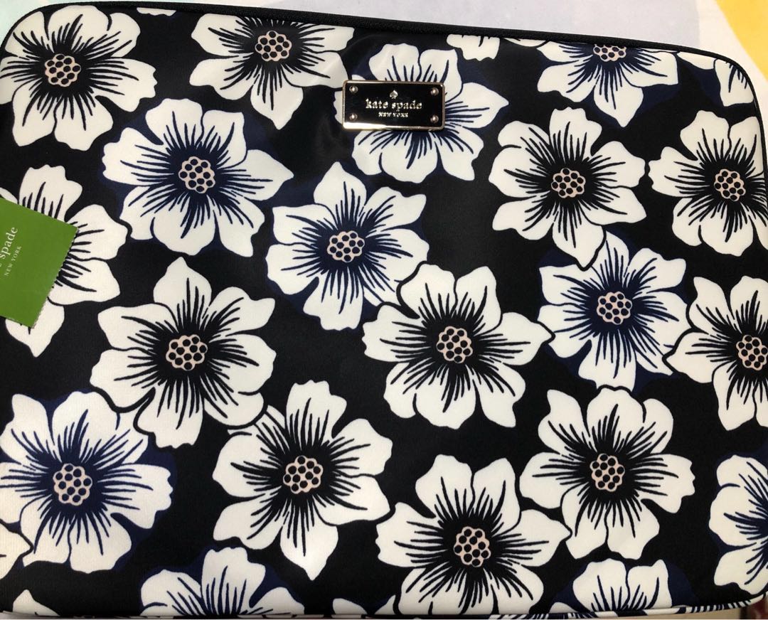 Kate Spade Blake Avenue Hollyhock Floral Black Laptop Sleeve Case, Women's  Fashion, Bags & Wallets, Purses & Pouches on Carousell