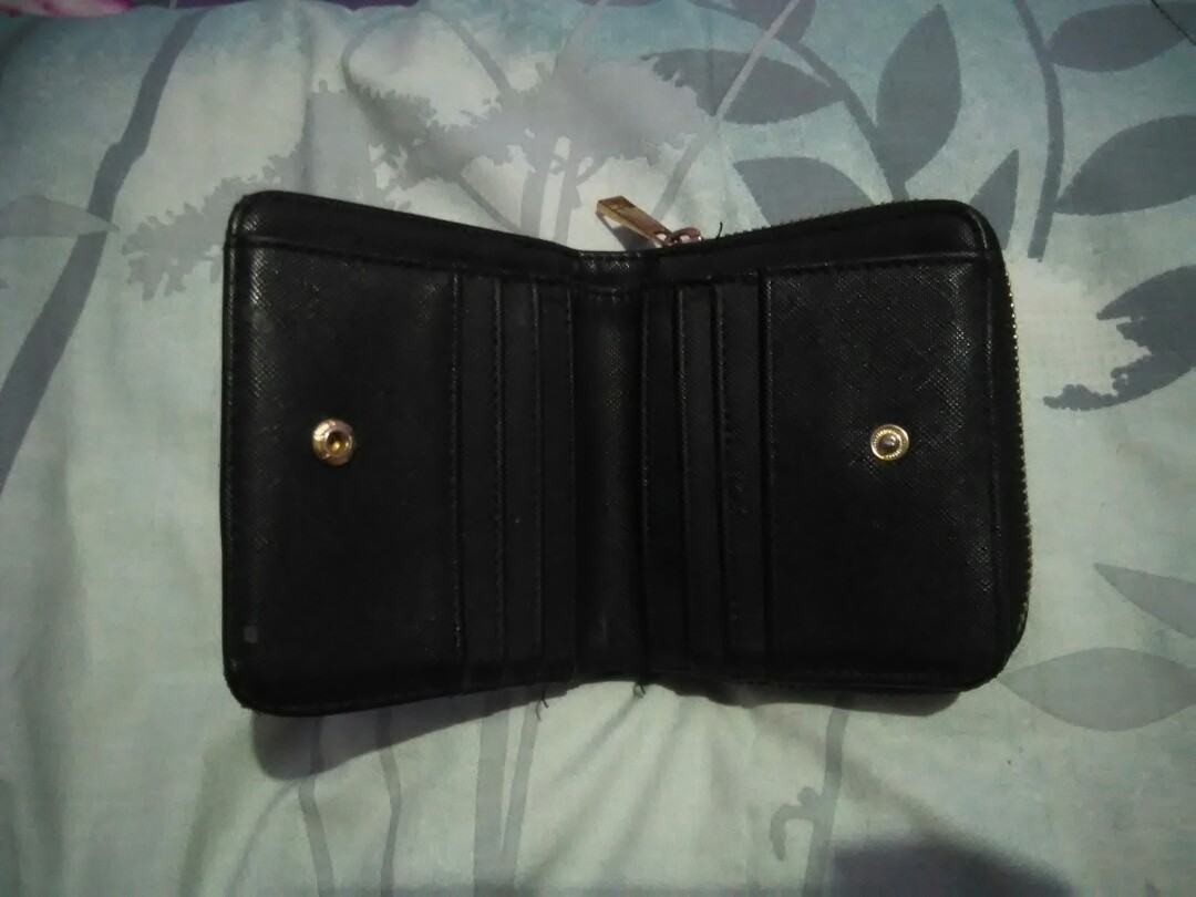 Preloved Dompet Stradivarius Fesyen Wanita Tas Dompet Di Carousell