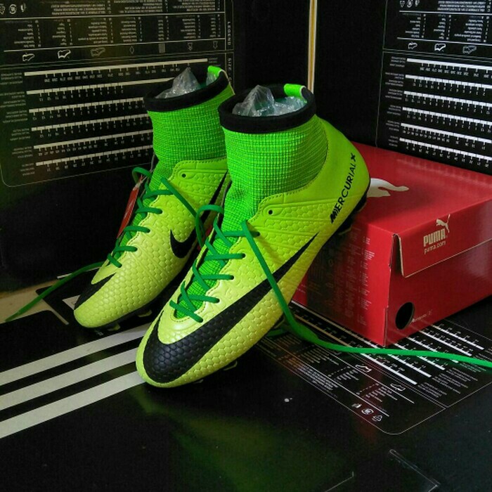 sepatu bola superfly