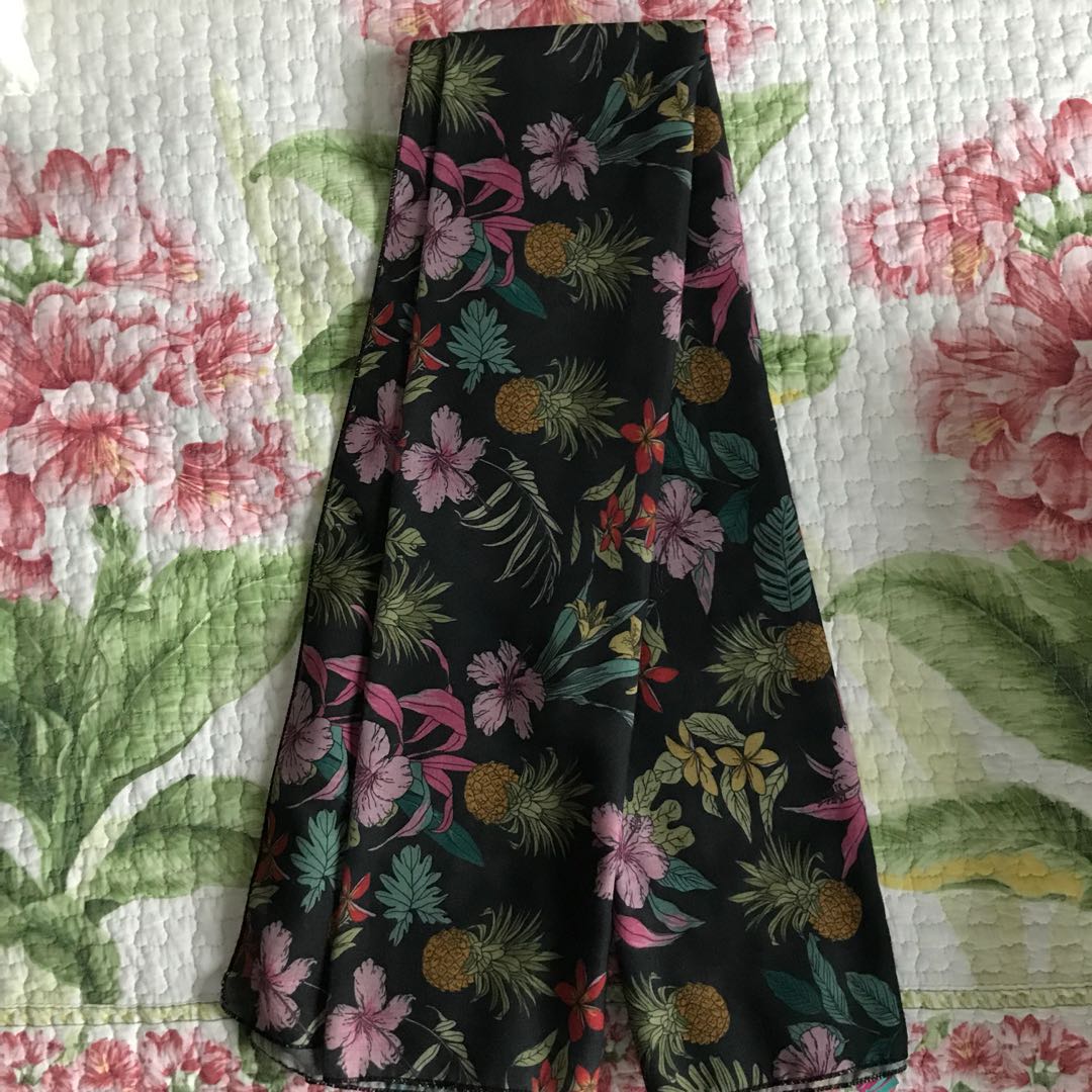 Aidijuma, Muslimah Fashion, Scarves on Carousell