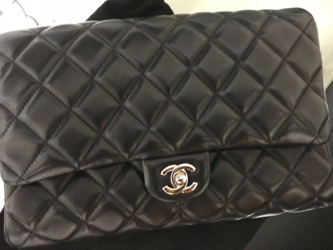 chanel classic flap clutch with chain