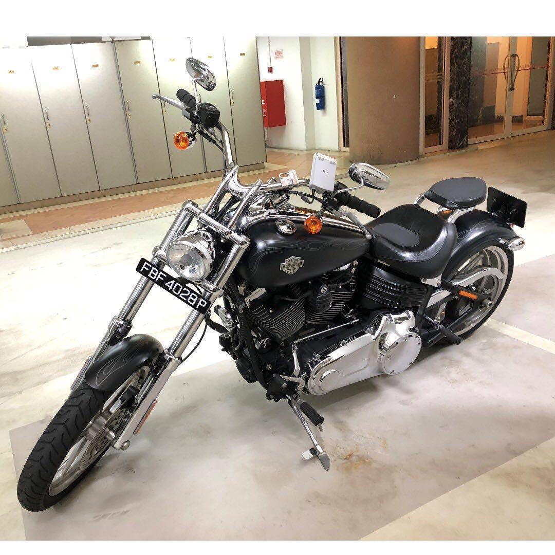 Harley-Davidson June 2011 Softail Rocker C Vivid Black Flame ...