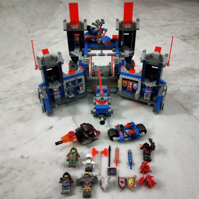 lego nexo knights the fortrex
