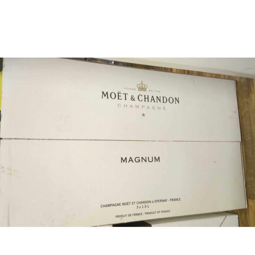 Moët & Chandon Impérial Brut Gold Sleeve Magnum