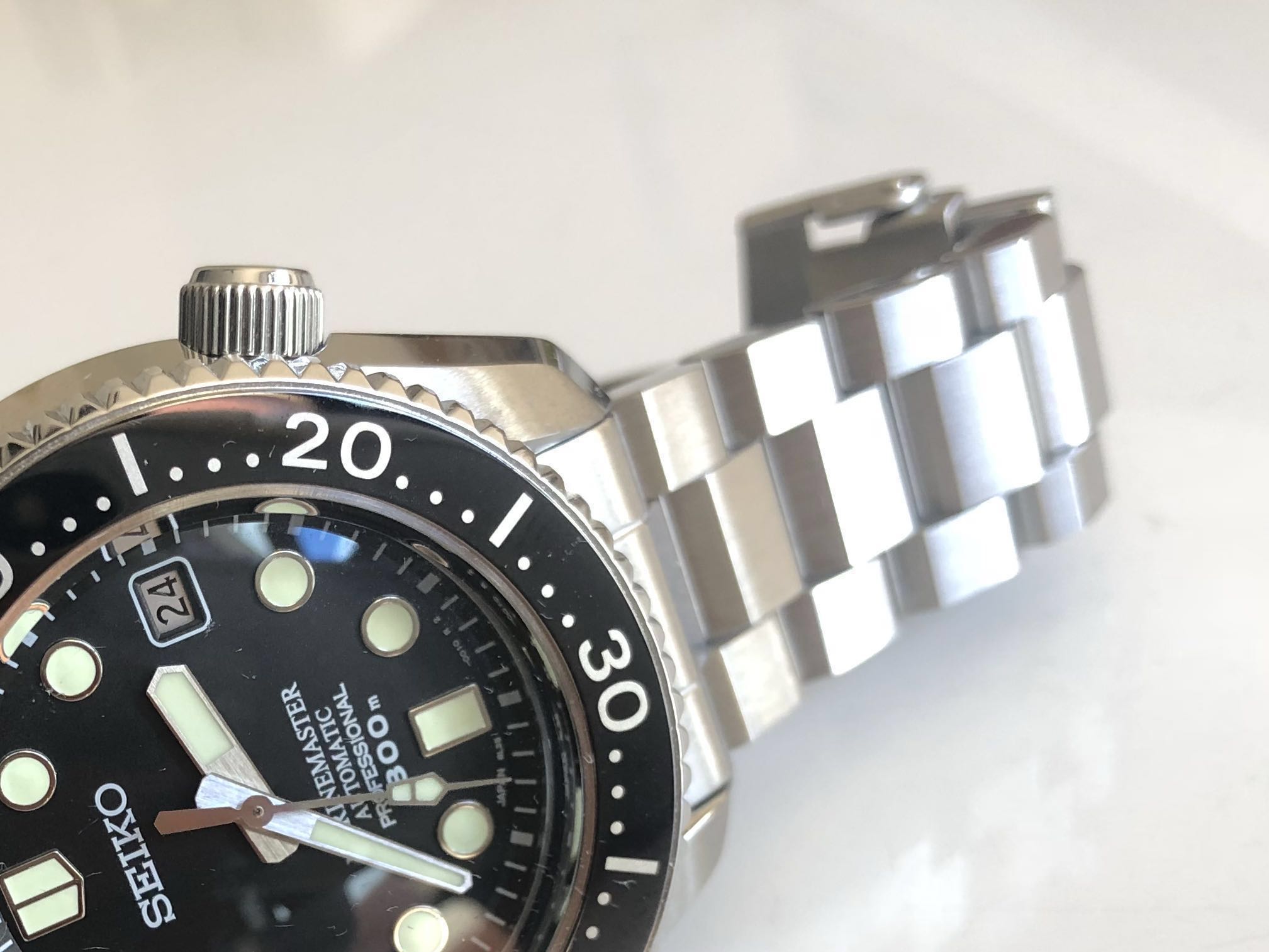 Strapcode Hexad Oyster bracelet for Seiko mm300, Men's Fashion, Watches