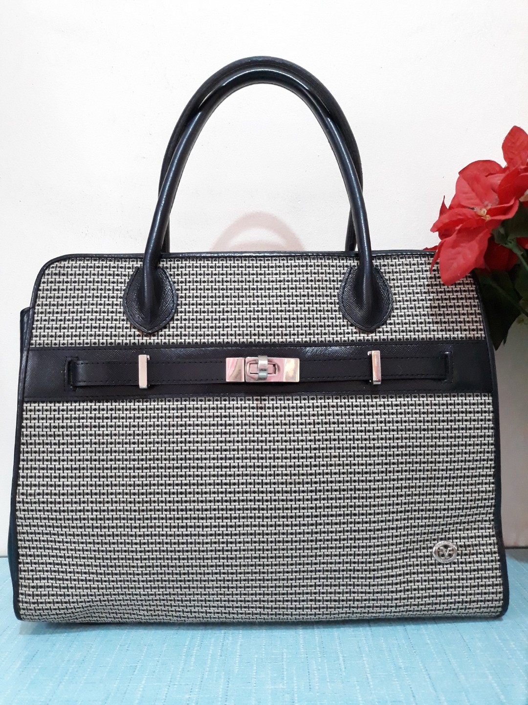 valentino rudy handy bag