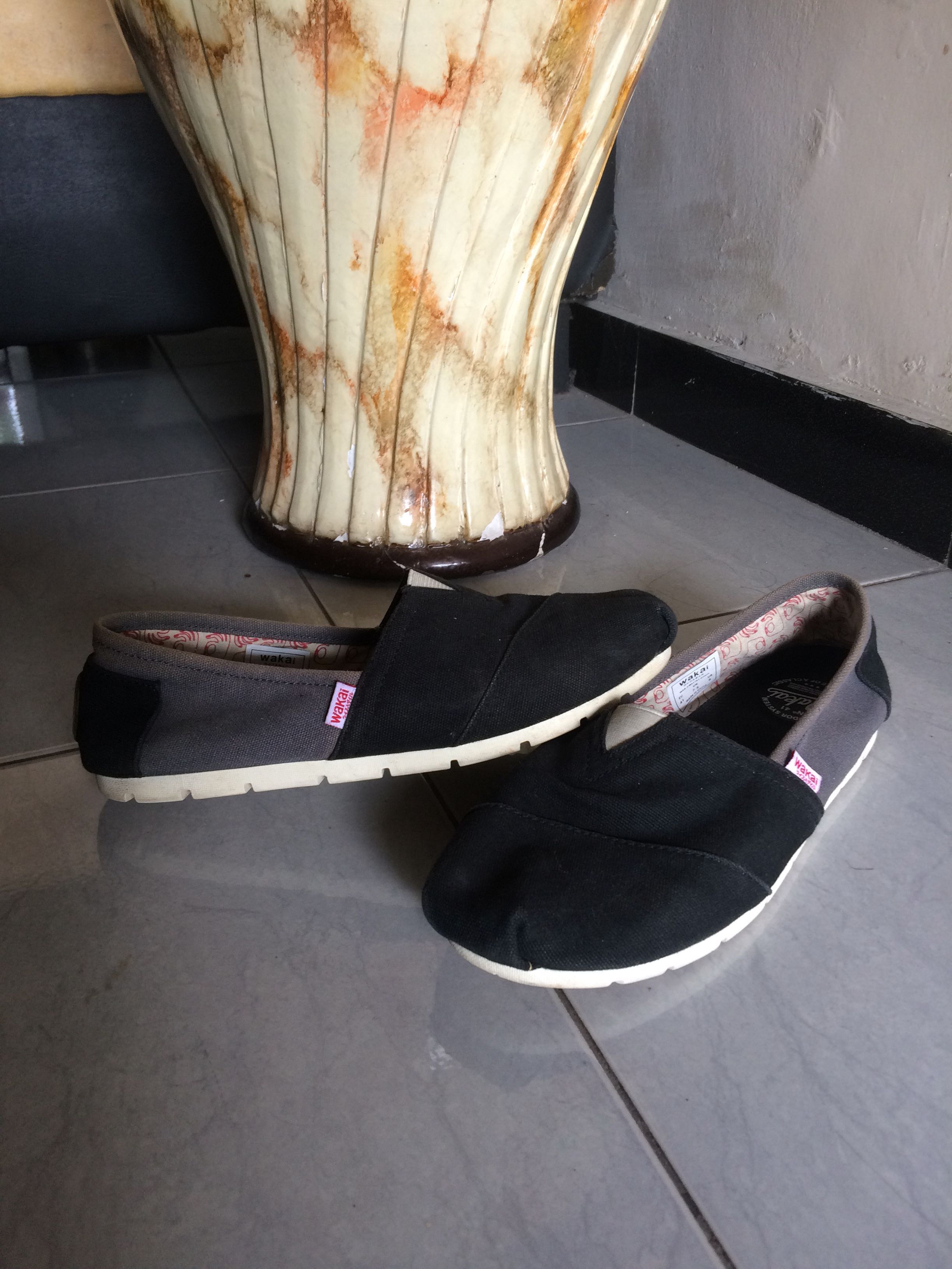 Wakai Preloved Fesyen Pria Sepatu di Carousell photo photo photo photo photo