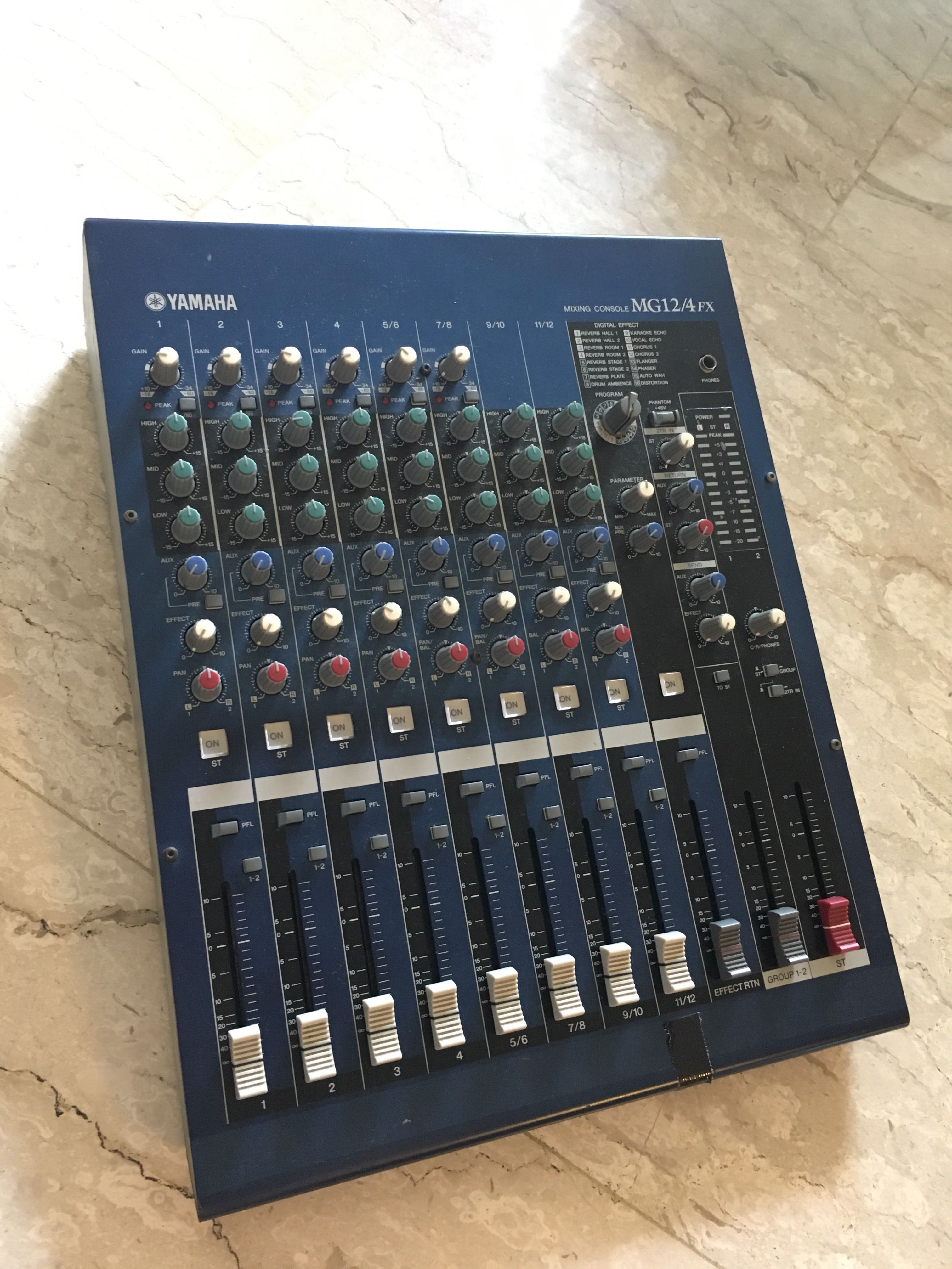 Yamaha MG 12 fx analog mixer, Hobbies & Toys, Music & Media, Musical