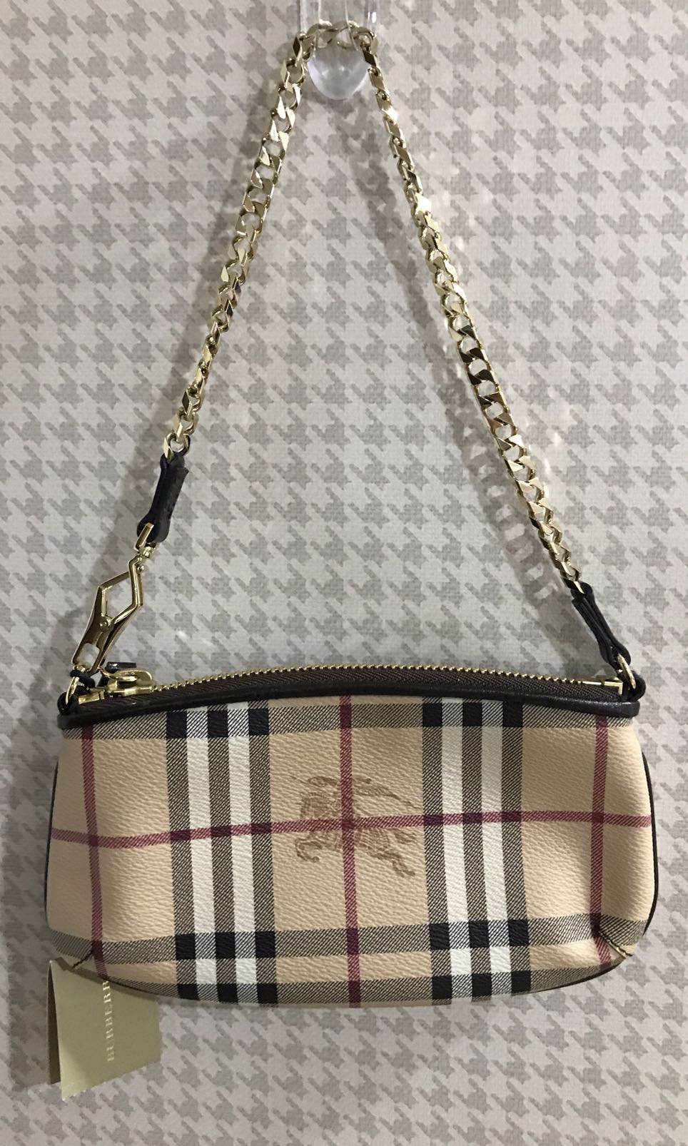 Burberry small pouch Clearance