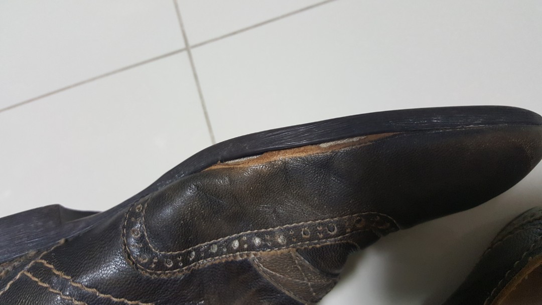 shoes gap on the sides