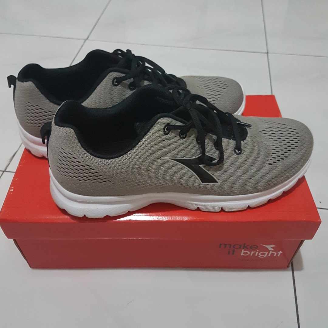 sepatu lari running shoes diadora original bukan adidas nike reebok 1527321581 f0dacd19