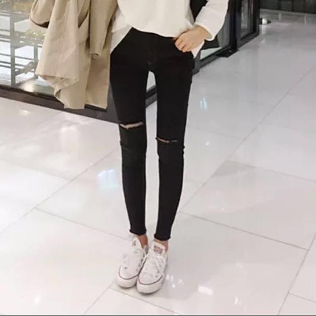 ankle length ripped jeans