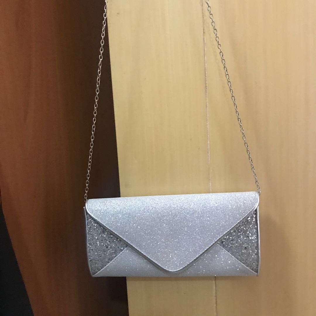 Unisa clutch store