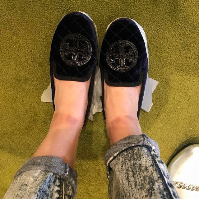 Authentic Tory Burch QuiltBilly slippers - Velvet/leather (Royal blue),  Luxury, Sneakers & Footwear on Carousell