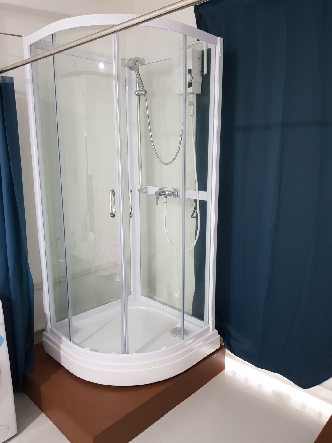 Brand New Portable Shower with Base., TV & Home Appliances, Water