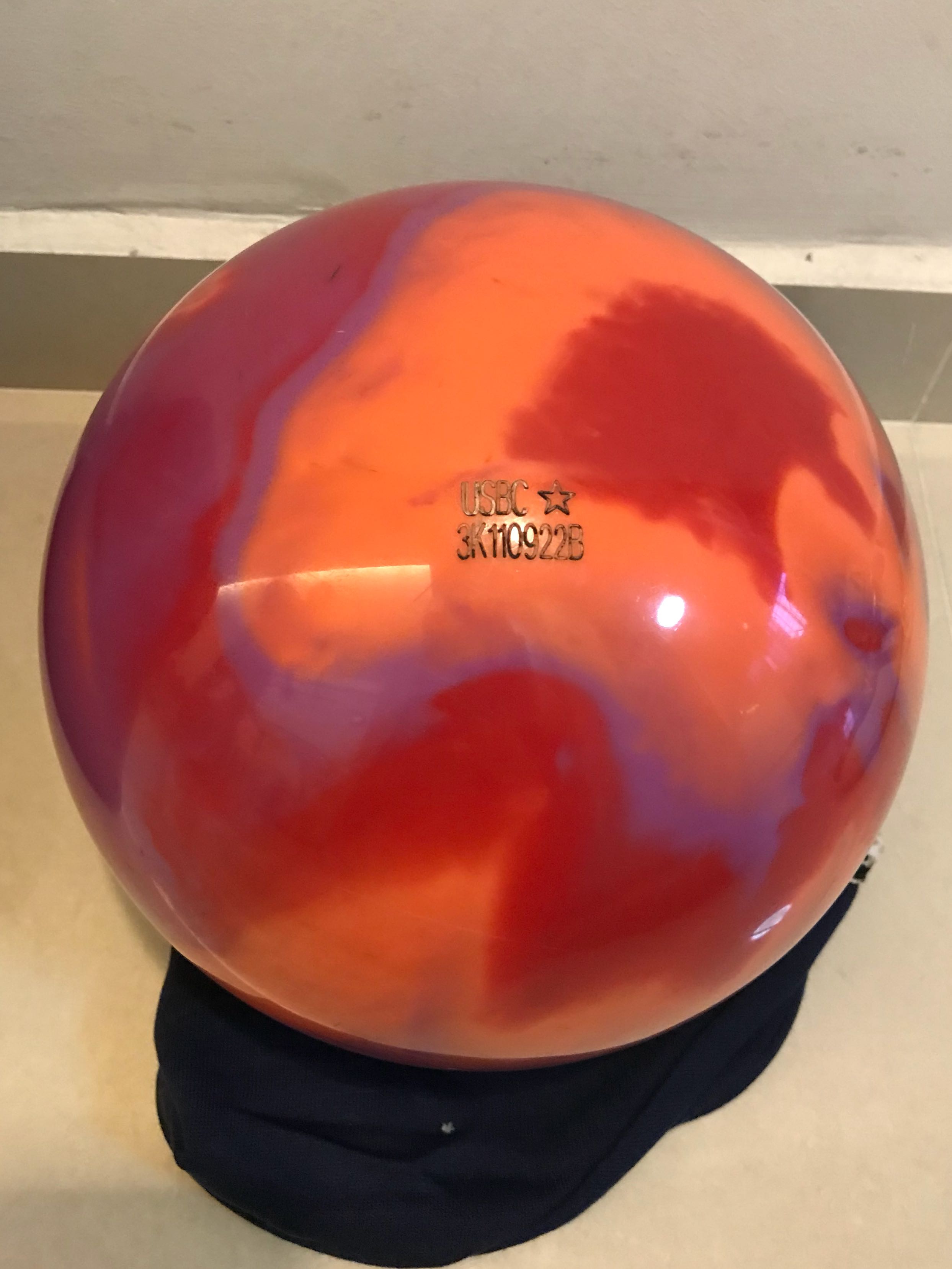 Ebonite Cyclone Bowling ball, Sports Equipment, Sports & Games, Racket