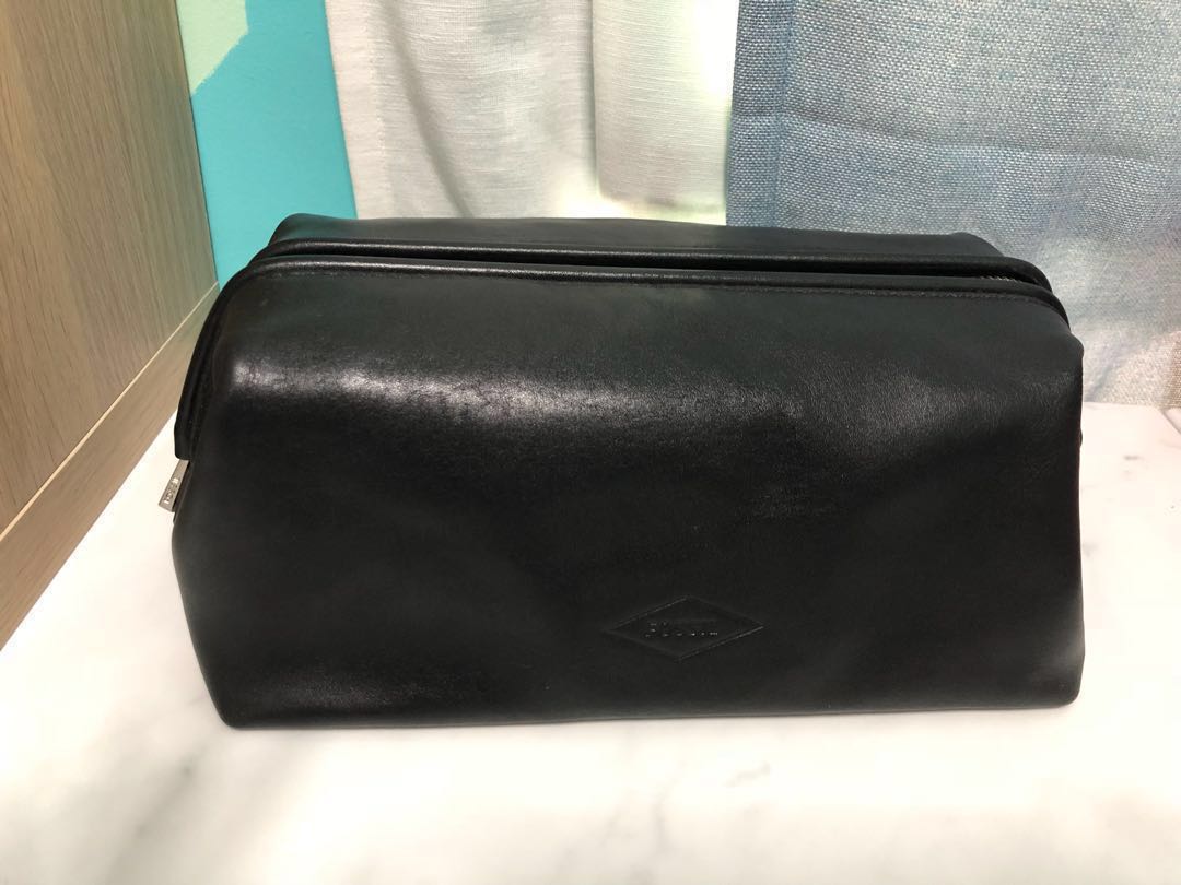fossil leather toiletry bag