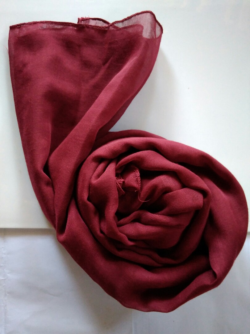 Kerudung Paris Segiempat Warna Maroon Fesyen Wanita Muslim Fashion Di Carousell