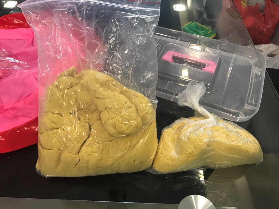 Kinetic Sand, Hobbies & Toys, Toys & Games on Carousell