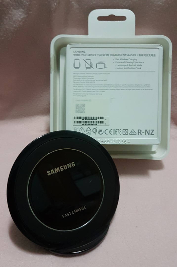 Samsung Original Wireless Charger (Category: Chargers) located in Makati City. Submitted by fiestypam (Listing ID 171606428, Image 3). Description: Part of my S7Edge package. Never been used. This was tested in the shop together with the phone and separate charger before it was wrapped..