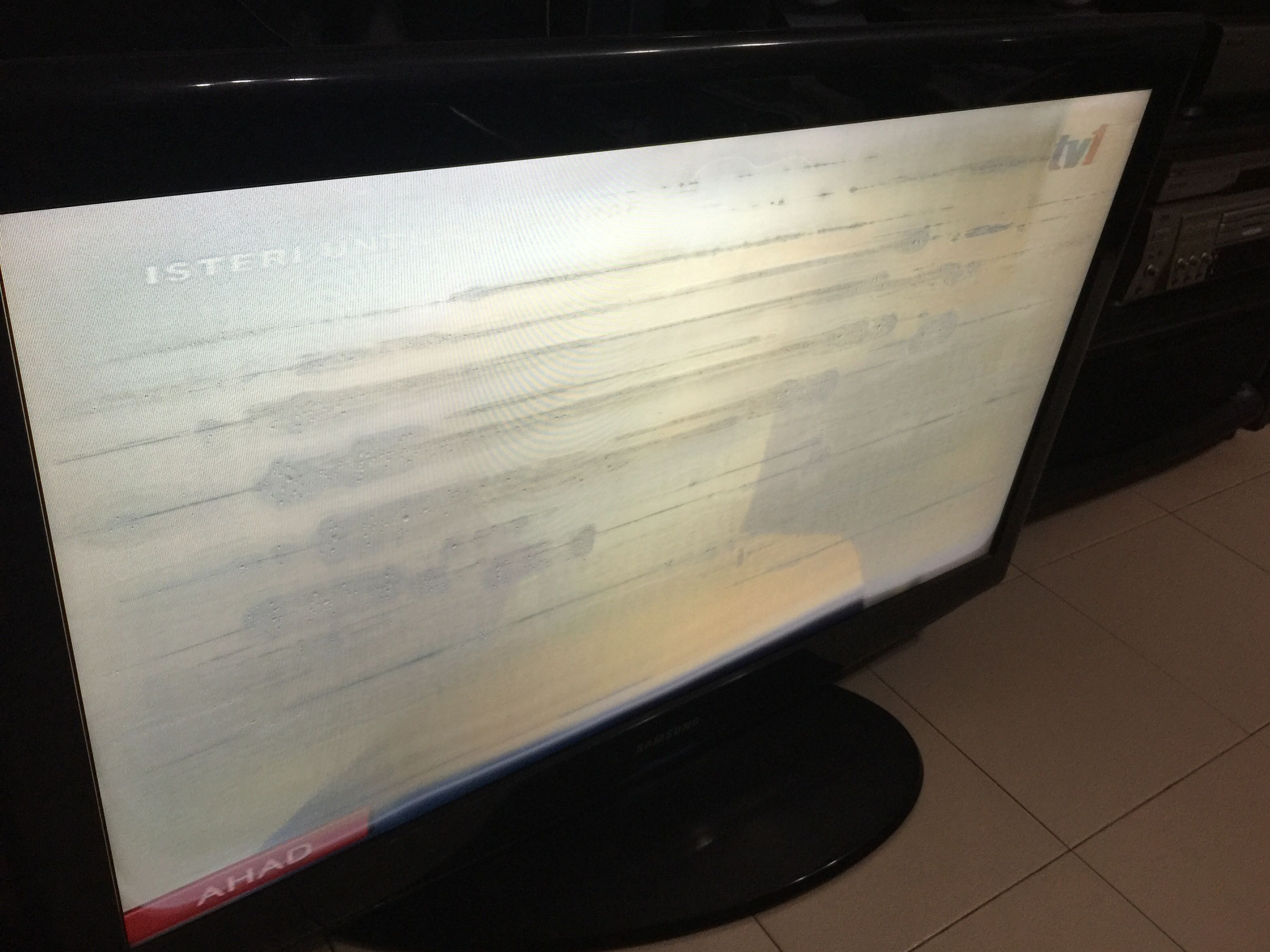 Samsung tv (screen problem), TV & Home Appliances, TV & Entertainment
