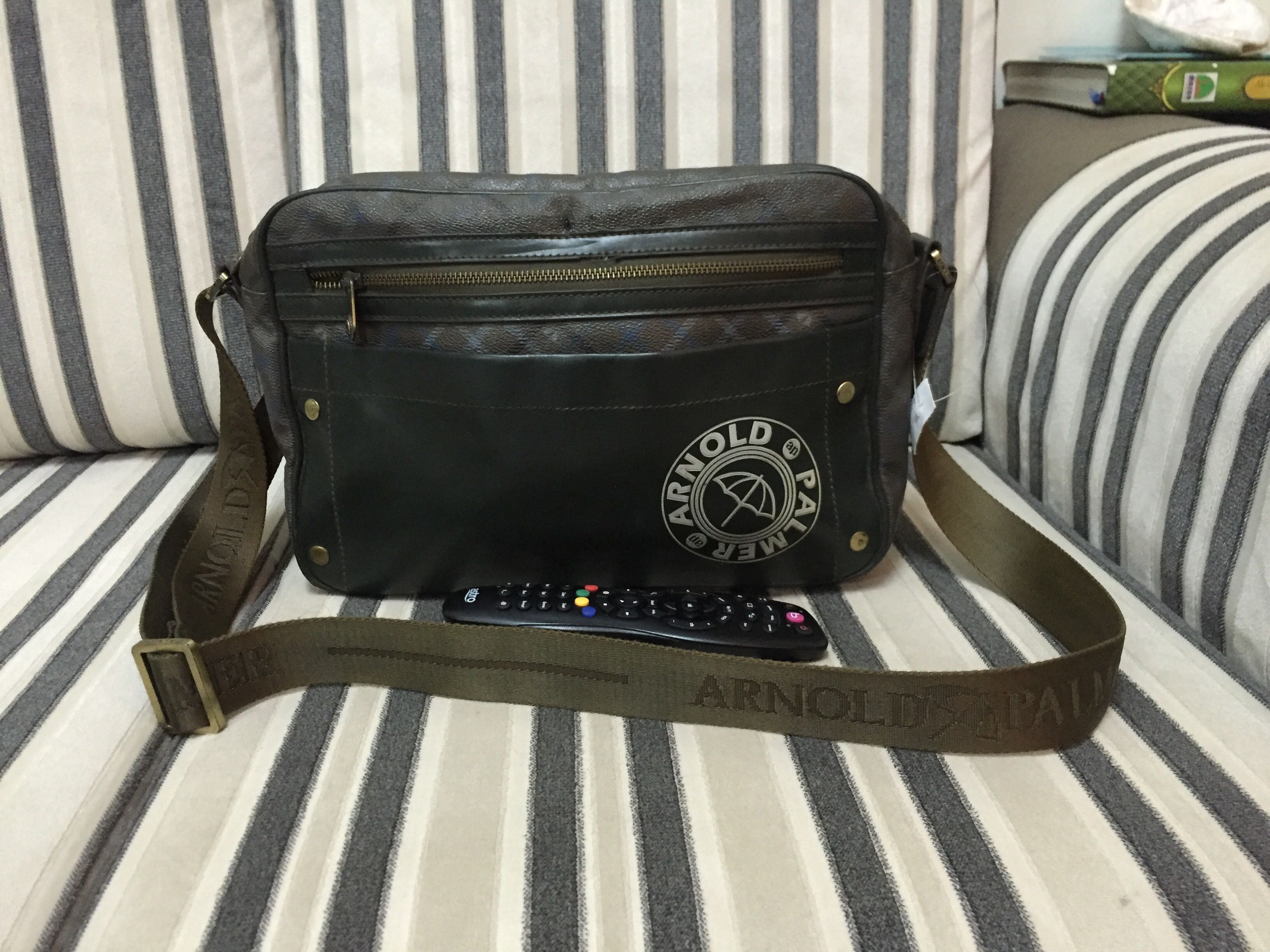 Arnold palmer sling 2025 bags price