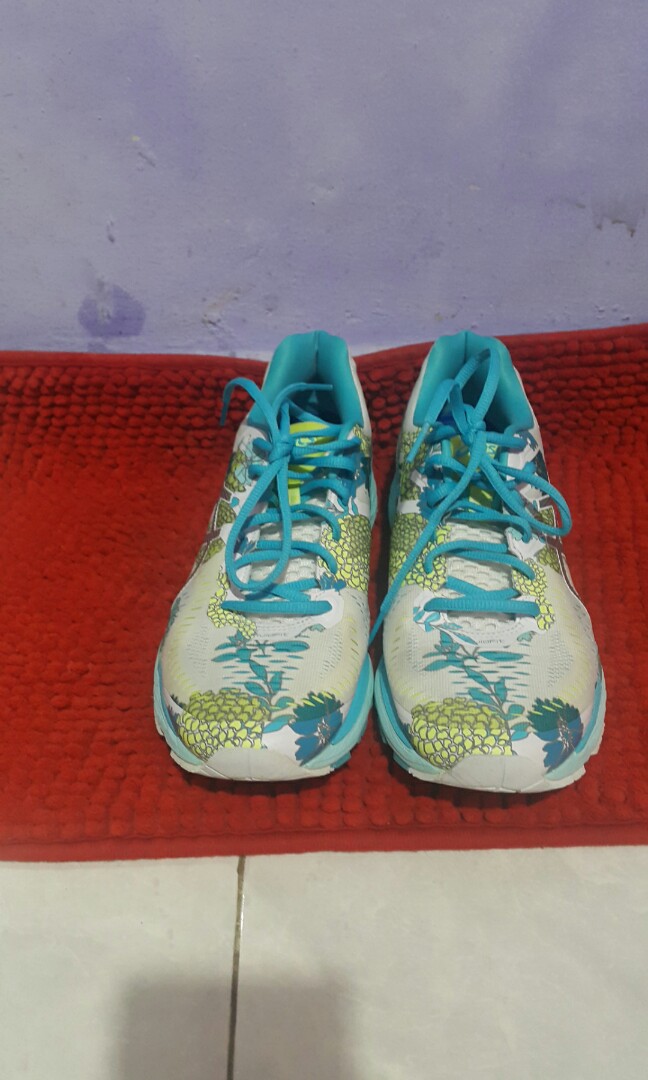 Asics gel kayano 23 floral Fesyen Pria Sepatu di Carousell