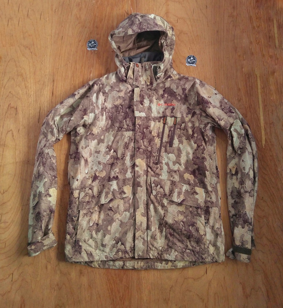 Columbia titanium jaket murah, Fesyen Pria, Pakaian di Carousell